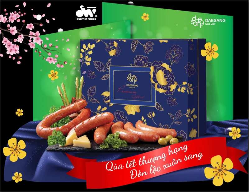 Người tiêu dùng thích thú với nhiều lựa chọn set quà Đức Việt trong Tết 2023