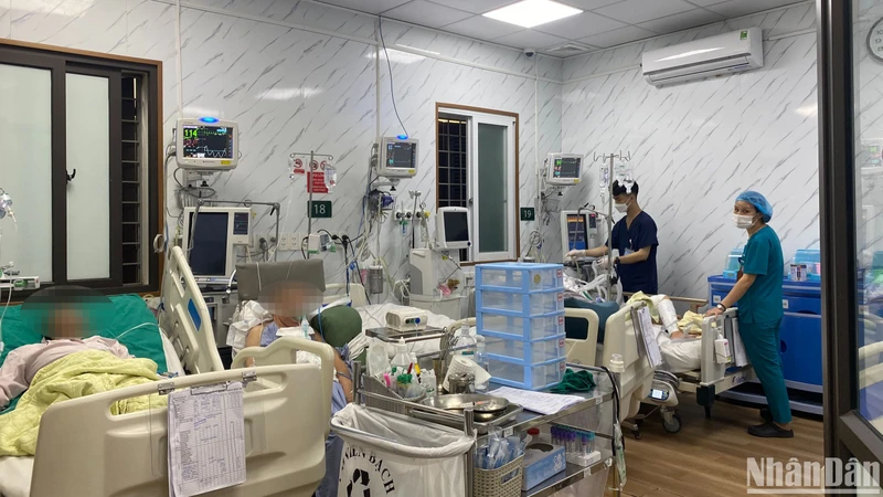 Bệnh nhân khám, cấp cứu tại Trung tâm A9 Bạch Mai. 