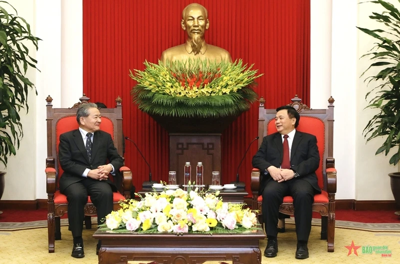 Đồng chí Nguyễn Xuân Thắng và đồng chí Ogata Yasuo tại cuộc tiếp. (Ảnh: Báo Quân đội nhân dân)