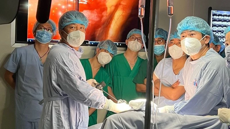 Các chuyên gia Bệnh viện K và Nhật Bản cùng phối hợp thực hiện thành công ca phẫu thuật.