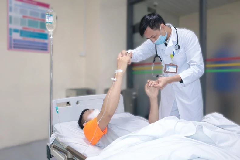 Bệnh nhân đột quỵ não nằm điều trị tại Bệnh viện E. 