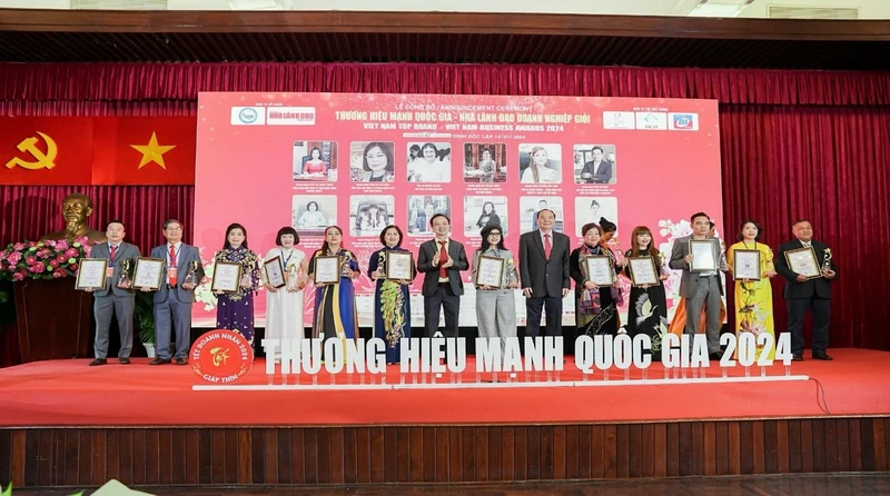 Doanh nhân Hồng Nhung: Người con đất Quảng Nam-Đà Nẵng trên con đường xây dựng thương hiệu vì sức khỏe-vẻ đẹp của khách hàng