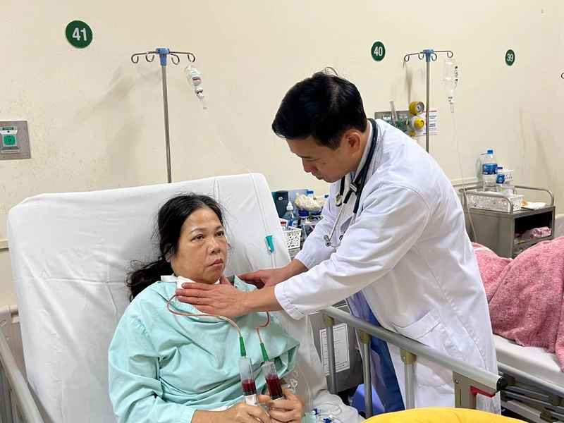 Tạo mặt bằng chung trong nâng cao chăm sóc sức khỏe người dân