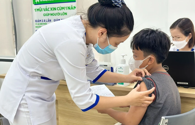 Tiêm vaccine là cách phòng bệnh chủ động. 