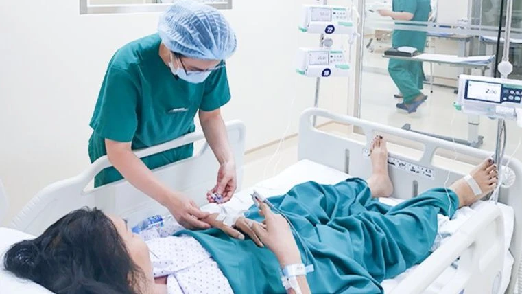 Bệnh nhân điều trị tại Khoa Hồi sức tích cực và Chống độc.