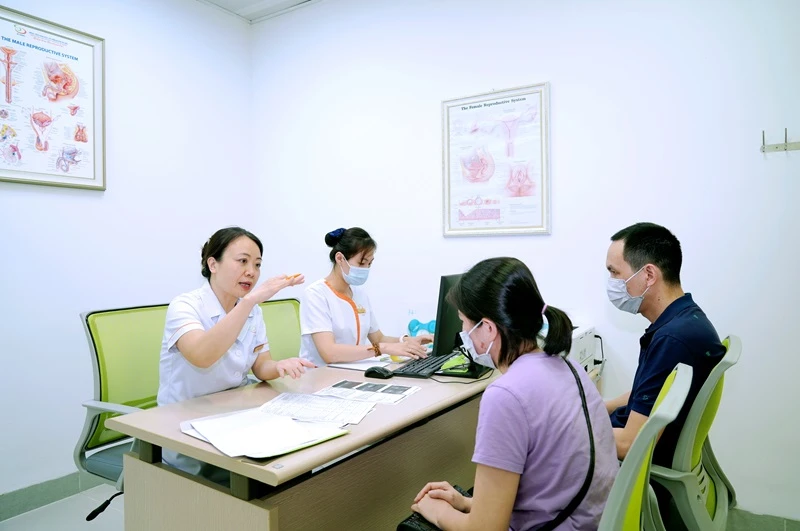 Thạc sĩ, bác sĩ Lê Thị Thu Hiền, Giám đốc chuyên môn Bệnh viện tư vấn bệnh nhân.