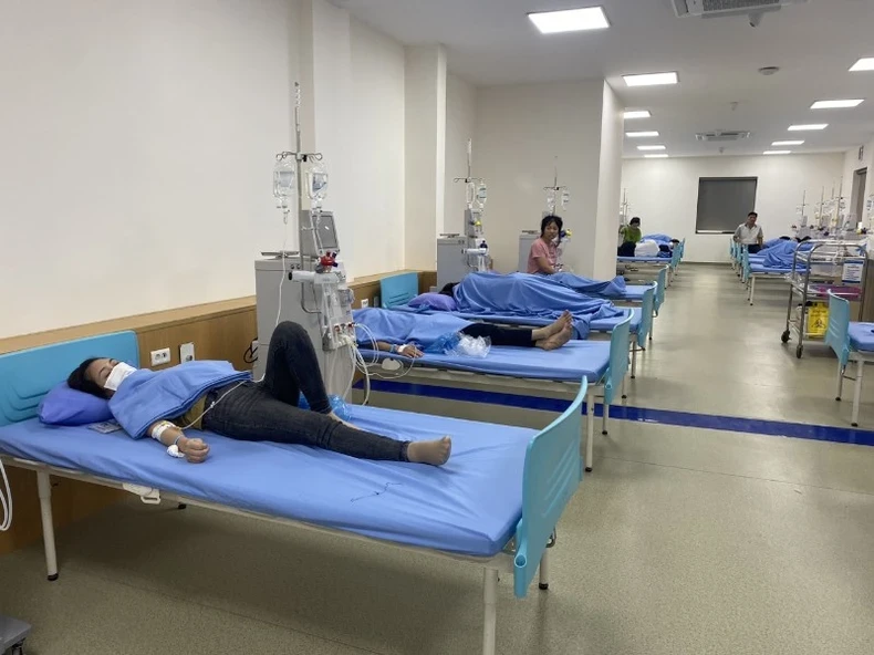 Bệnh nhân đang nằm điều trị tại bệnh viện. 