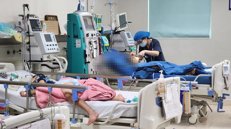 Bệnh nhi nằm điều trị tại Bệnh viện Nhi Trung ương. 