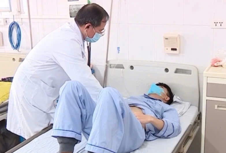 Bệnh nhân nằm điều trị tại Bệnh viện Bệnh Nhiệt đới Trung ương.