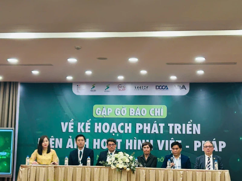 Các đại biểu chia sẻ thông tin về hợp tác điện ảnh hoạt hình Việt-Pháp. 