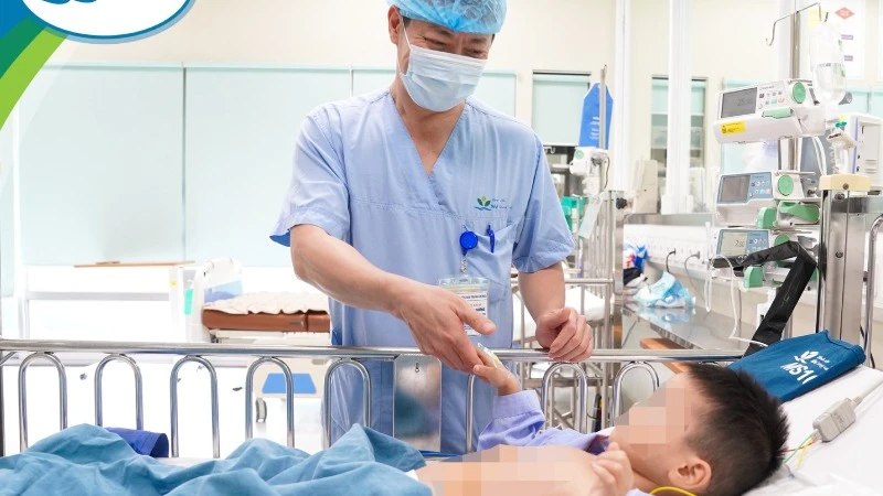 Bệnh nhi đang hồi phục sức khỏe tốt. 