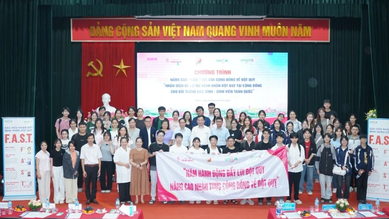 Gần 500 sinh viên của Học viện Y-Dược học cổ truyền Việt Nam tham dự chương trình. (Ảnh: T.X)