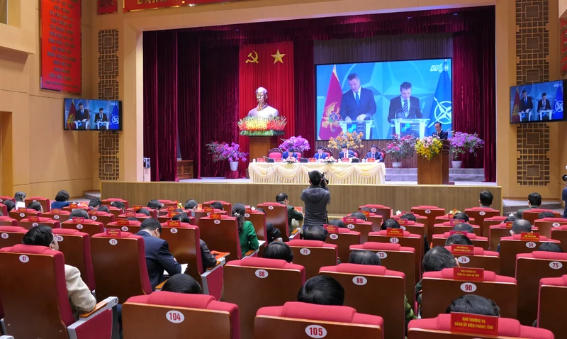 Toàn cảnh hội nghị.