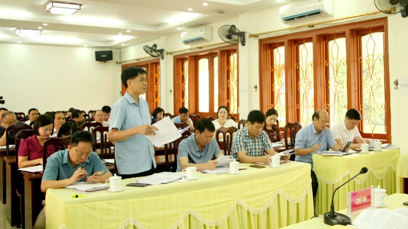 Các đại biểu cho ý kiến vào đề án sắp xếp, tinh gọn tổ chức bộ máy Mặt trận Tổ quốc, các đoàn thể và hội quần chúng.