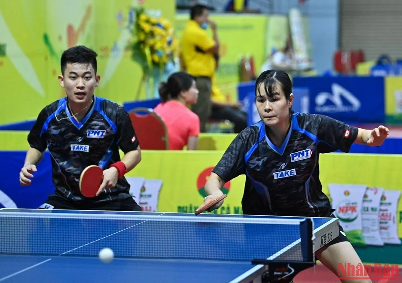 Sau những trận đấu quyết liệt, tối 13/7, tay vợt Nguyễn Thị Nga bất ngờ bị sốt và được đưa đi bệnh viện. Sau khi khám và chẩn đoán bị sốt do virus, cô được điều trị tại bệnh viện rồi trở về khách sạn tiếp tục nghỉ ngơi. 