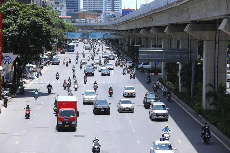 Hôm nay khu vực Hà Nội nắng nóng, có nơi nắng nóng gay hơn 37 độ C. (Ảnh minh họa)