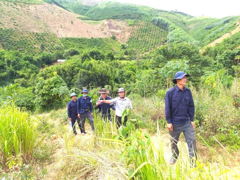 Đội K51 trên đường tìm kiếm hài cốt liệt sĩ ở đất bạn.