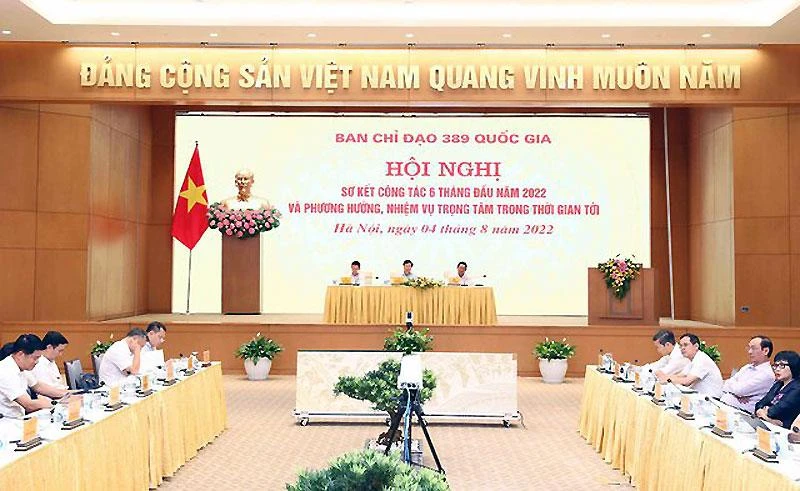 Hội nghị trực tuyến toàn quốc sơ kết công tác 6 tháng đầu năm của Ban Chỉ đạo. (Ảnh: VGP)