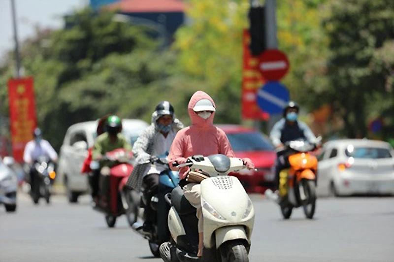 Khu vực Hà Nội ngày nắng, có nơi nắng nóng hơn 35 độ C. (Ảnh minh họa)