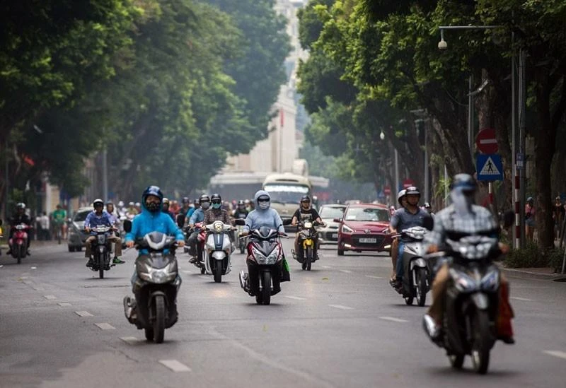 Khu vực Hà Nội có mưa vài nơi, sáng sớm có sương mù nhẹ, trưa chiều trời nắng. (Ảnh minh họa)