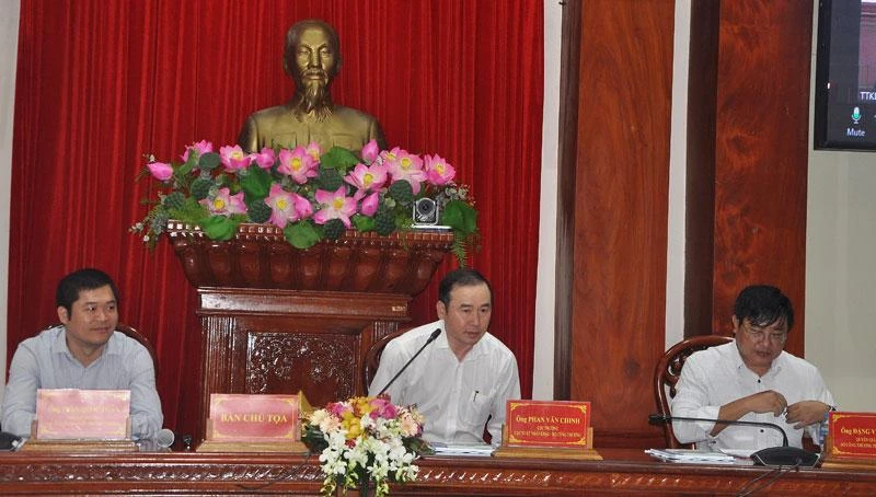  Lãnh đạo chủ trì hội thảo.