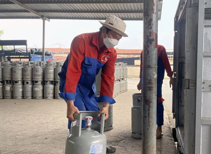 Giá gas giảm mạnh sau hai lần tăng vào cuối năm 2022.