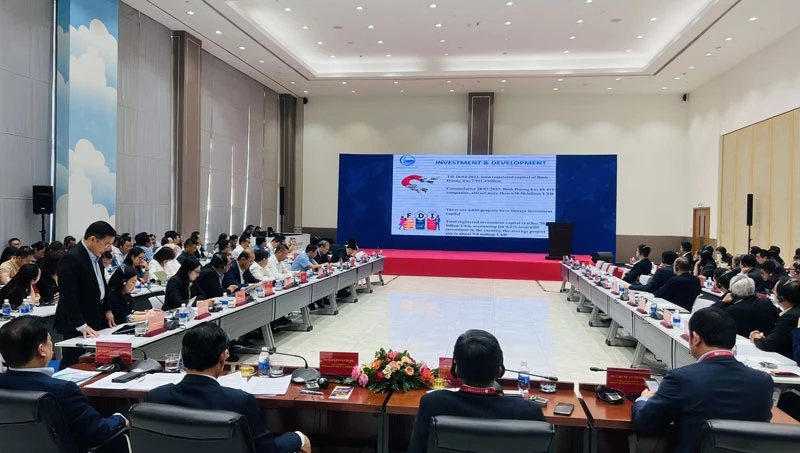 Toàn cảnh Hội nghị “Xúc tiến đầu tư và thương mại với các đối tác Singapore”.