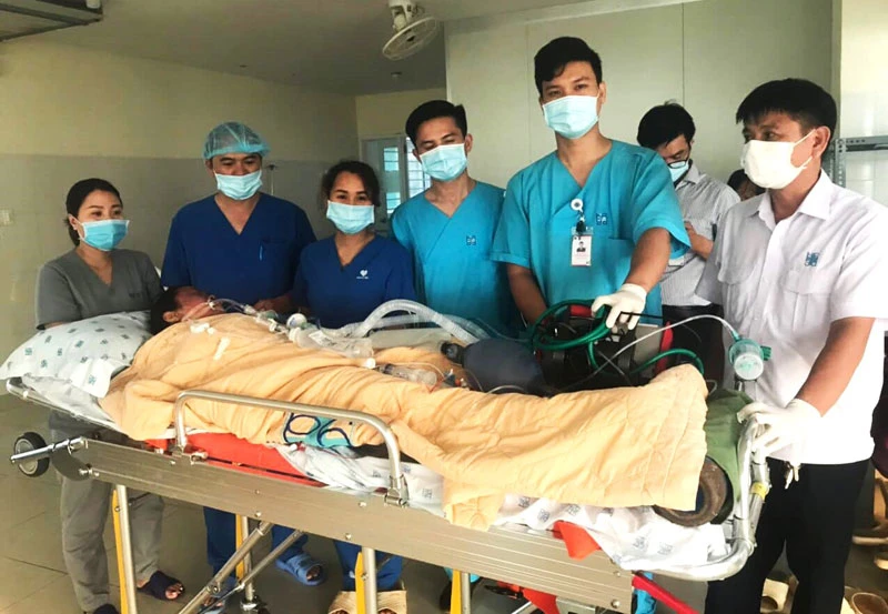 Chị T.T.K.Ng. được chuyển vào Thành phố Hồ Chí Minh tiếp tục điều trị.