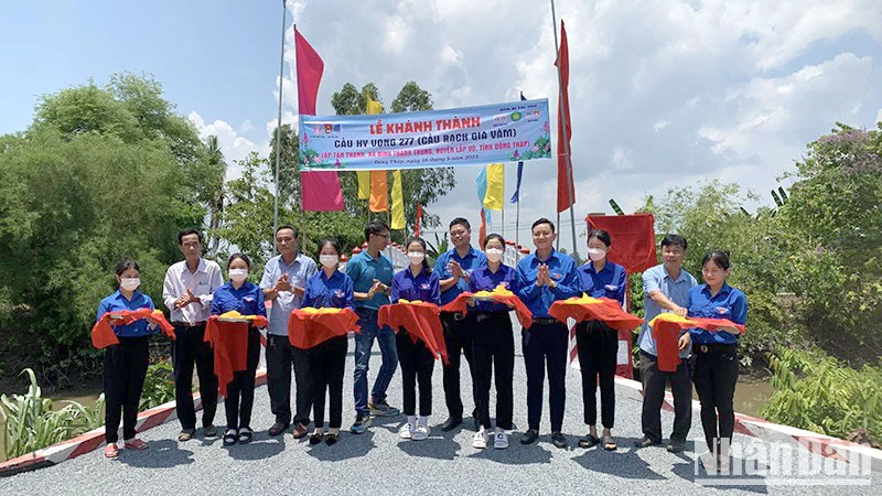 Khánh thành cầu Hy Vọng 277 (cầu Rạch Gia Vàm, tại ấp Tân Thạnh, xã Bình Thạnh Trung, huyện Lấp Vò, tỉnh Đồng Tháp).