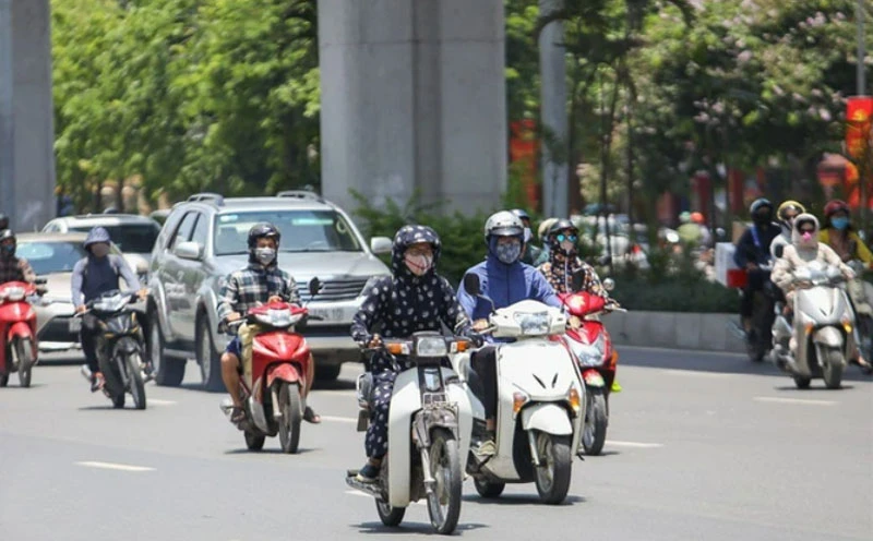 Khu vực Hà Nội có nơi nắng nóng hơn 35 độ C. (Ảnh minh họa)
