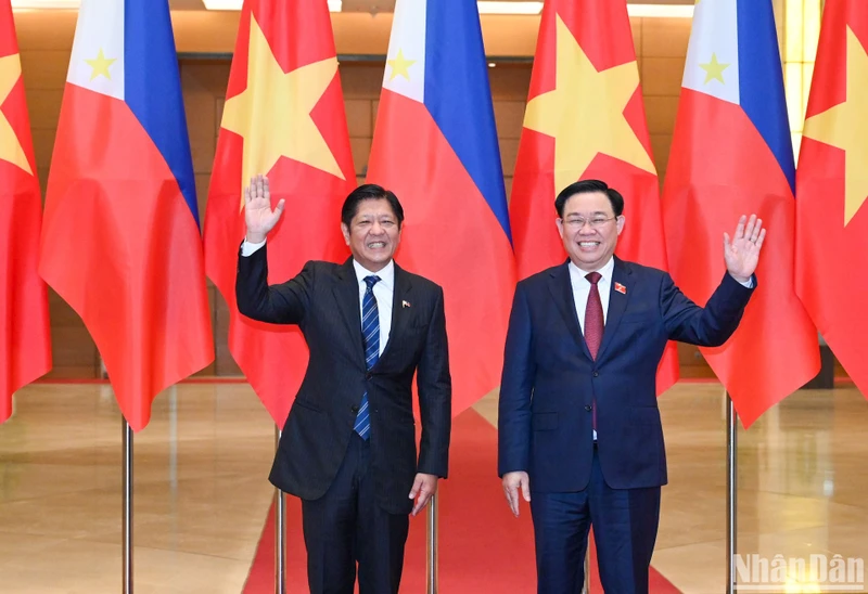 Chủ tịch Quốc hội Vương Đình Huệ và Tổng thống Philippines Ferdinand Romualdez Marcos Jr. 