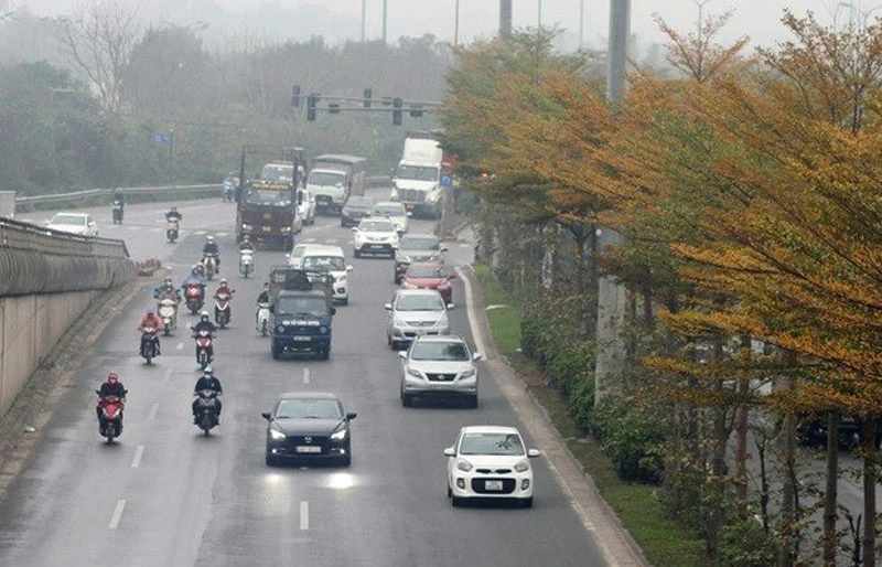 Khu vực Hà Nội sáng và đêm có mưa nhỏ, mưa phùn và sương mù, nhiệt độ cao nhất 25-27 độ C. (Ảnh minh họa)