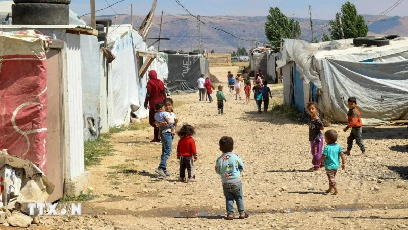Trẻ em Syria tại trại tị nạn ở Saadnayel, Liban, ngày 13/6/2023. (Ảnh: AFP/TTXVN)