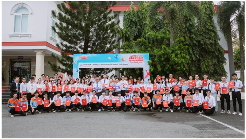 Acecook Việt Nam tiếp tục lan tỏa giá trị hạnh phúc thông qua chương trình học bổng Acecook Happy Scholarship 2024 lần thứ 9.