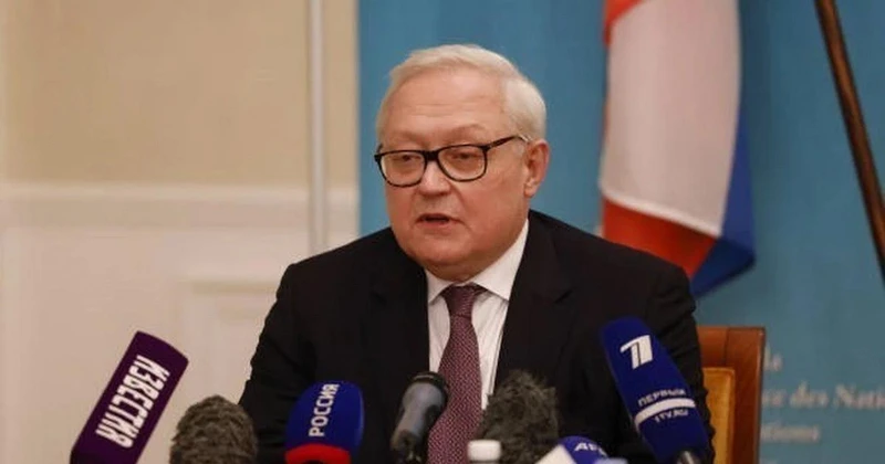 Thứ trưởng Ngoại giao Nga Sergey Ryabkov phát biểu tại một cuộc họp báo ở Geneva, Thụy Sĩ. (Ảnh: Getty Images/TTXVN)