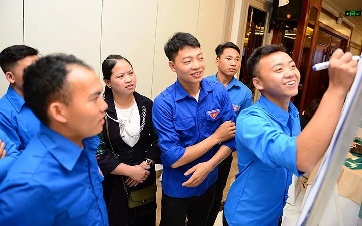 Các bạn trẻ tham dự tập huấn.