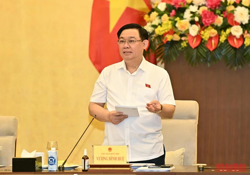 Chủ tịch Quốc hội Vương Đình Huệ tại cuộc họp giao ban giữa lãnh đạo Quốc hội với Thường trực Hội đồng Dân tộc và các cơ quan của Quốc hội về đánh giá kết quả công tác 6 tháng đầu năm. (Ảnh: Duy Linh)