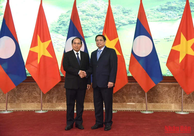Thủ tướng Phạm Minh Chính tiếp Thường trực Ban Bí thư, Phó Chủ tịch nước Lào Bounthong Chitmany. (Ảnh: Trần Hải)