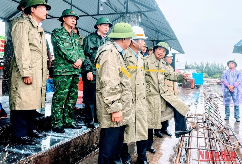 Ban Chỉ đạo quốc gia về phòng, chống thiên tai đôn đốc công tác phòng, chống bão số 2 tại Hải Phòng.