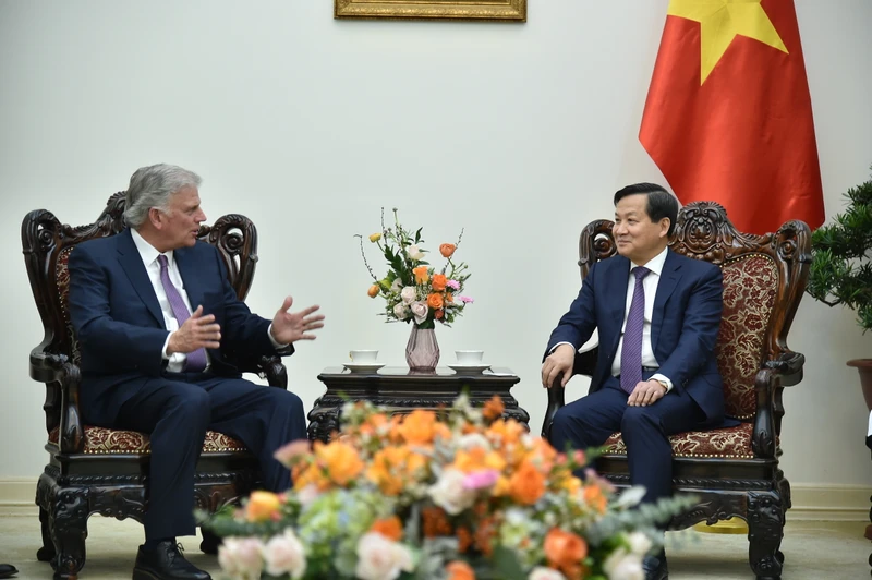 Phó Thủ tướng Lê Minh Khái tiếp Mục sư Franklin Graham, Chủ tịch Hiệp hội truyền giáo Billy Graham, Chủ tịch Tổ chức cứu trợ, truyền giáo cơ đốc quốc tế Samaritan' Purse. (Ảnh: VGP)