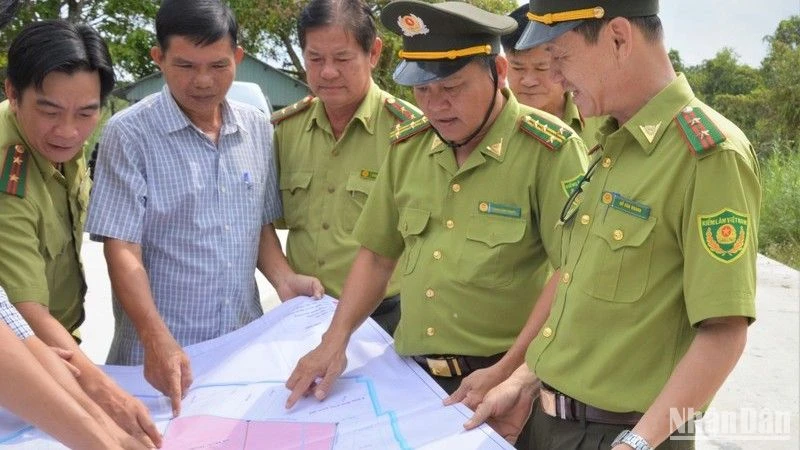Lực lượng Kiểm lâm Kiên Giang lên các phương án phòng, chống cháy rừng ở Vườn quốc gia U Minh Thượng. 