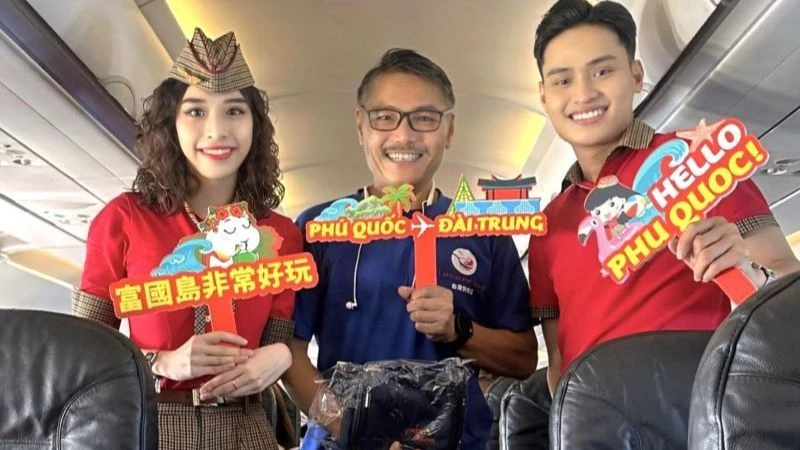 Hành khách trên chuyến bay khai trương từ Phú Quốc đi Đài Trung (Đài Loan, Trung Quốc).