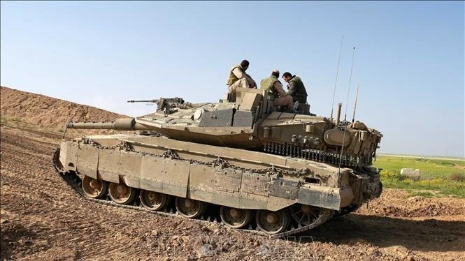 Binh sĩ Israel được triển khai tại khu vực miền nam nước này, gần biên giới với Dải Gaza. (Ảnh: THX/TTXVN)