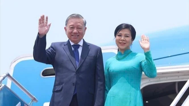 Tổng Bí thư Tô Lâm và Phu nhân lên đường thăm cấp Nhà nước Kazakhstan, Azerbaijan, Belarus và thăm chính thức Liên bang Nga. (Ảnh: TTXVN)