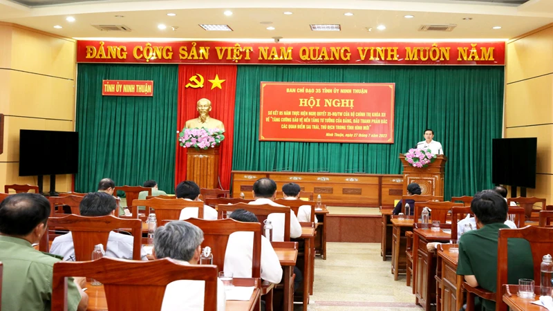 Quang cảnh hội nghị.