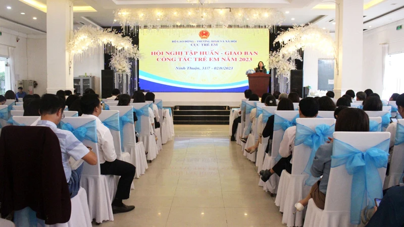 Quang cảnh buổi hội nghị.