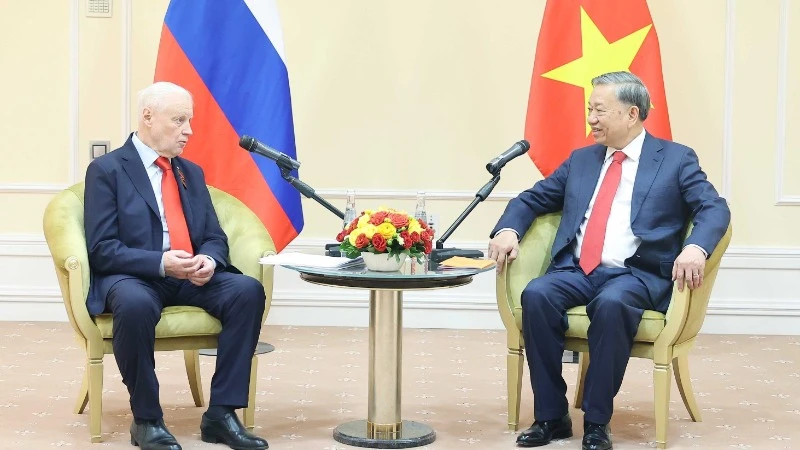 Tổng Bí thư Tô Lâm tiếp Chủ tịch Đảng "Nước Nga Công bằng-Những người yêu nước-Vì Sự thật" Sergey Mironov. (Ảnh: Thống Nhất/TTXVN) 