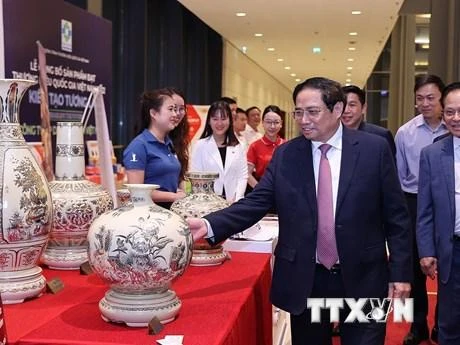 Thủ tướng Phạm Minh Chính dự Lễ Công bố sản phẩm đạt Thương hiệu quốc gia Việt Nam năm 2022 với chủ đề “Kiến tạo tương lai.”