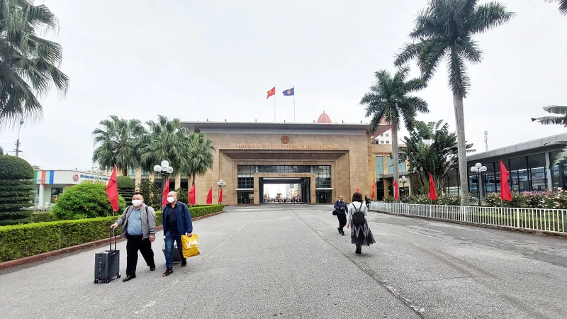 Cửa khẩu quốc tế Móng Cái. (Ảnh: Thúy Hà)