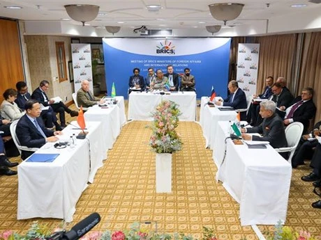 Các đại biểu tham dự Hội nghị Ngoại trưởng BRICS tại Cape Town (Nam Phi) ngày 1/6/2023. (Ảnh: AFP/TTXVN)